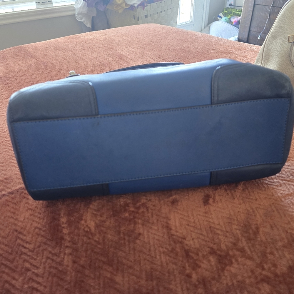 Coach - Picture 2 of 3